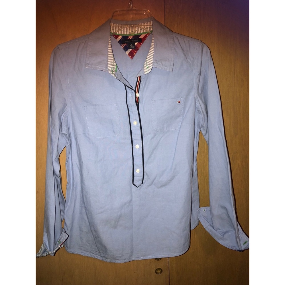Tommy Hilfiger Henley top with collar. Size M